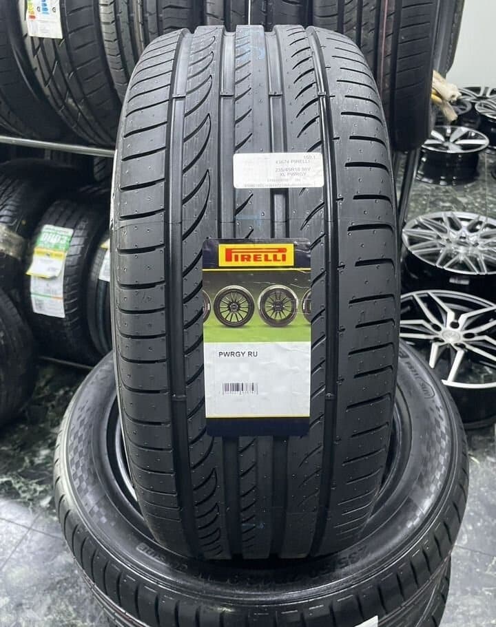 Pirelli Powergy 235/35 R19 91Y XL