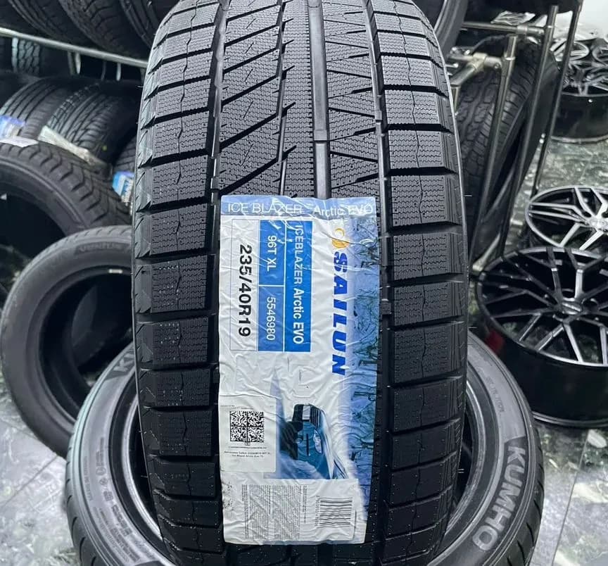 Sailun Ice Blazer Arctic Evo 235/40 R19 96T XL