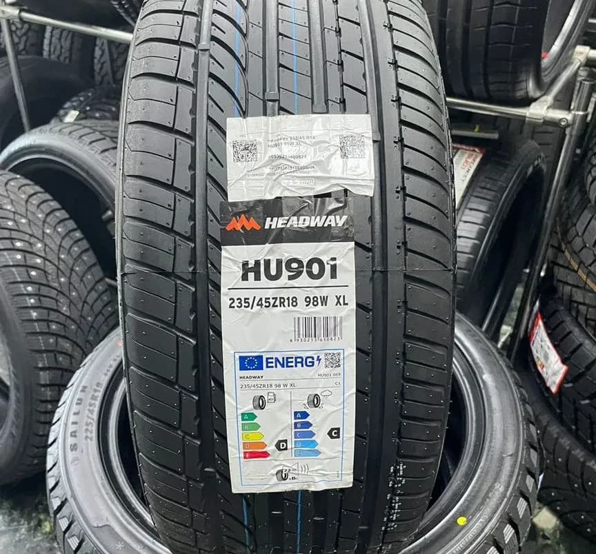 Headway HU901 235/45 R18 98W XL