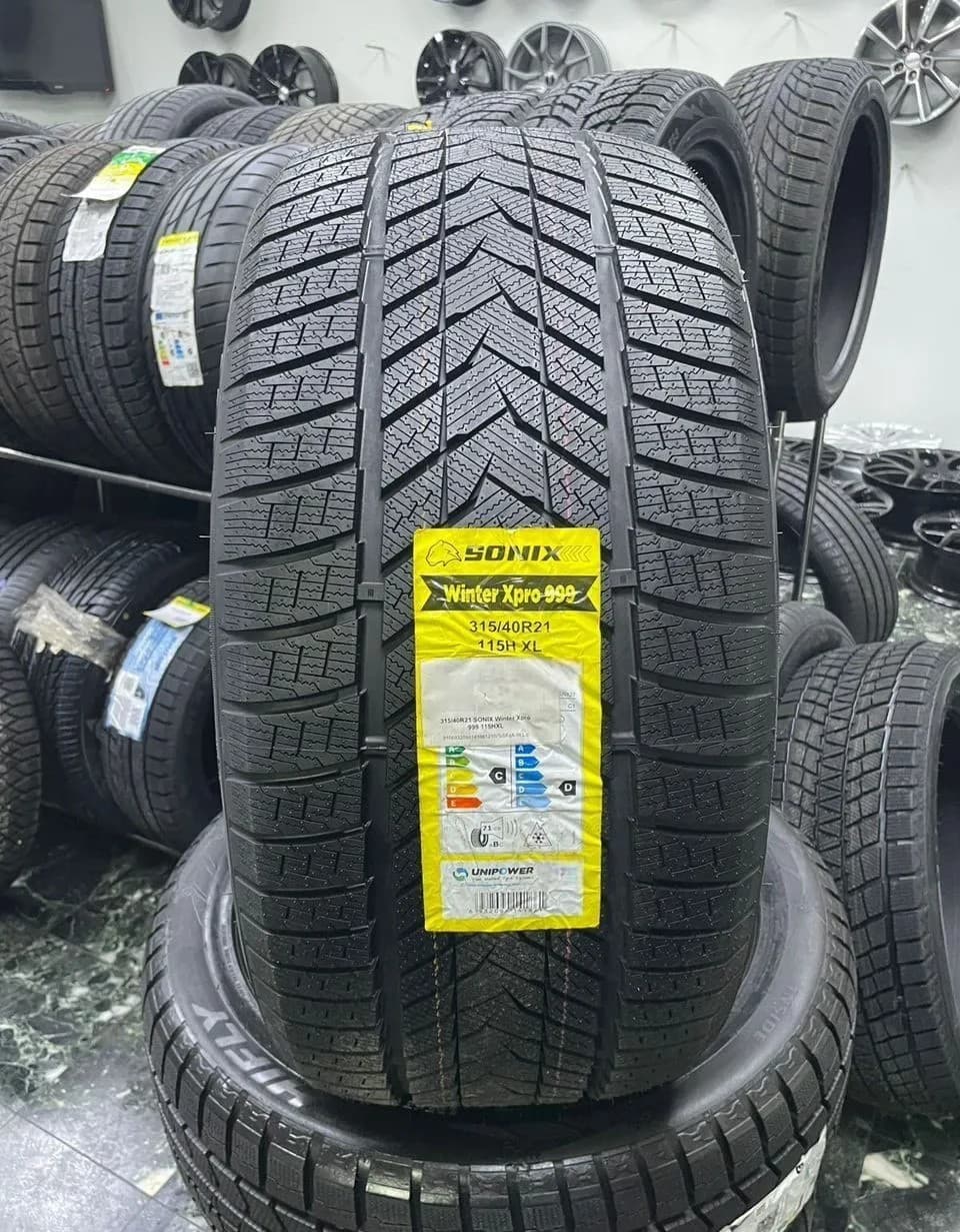 Sonix WinterXPro 999 315/40 R21 115H