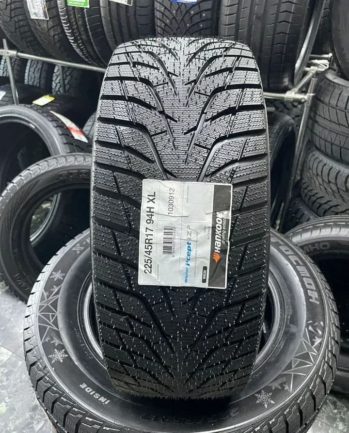 Hankook Winter I'Cept IZ3 W636 225/45 R17 94H